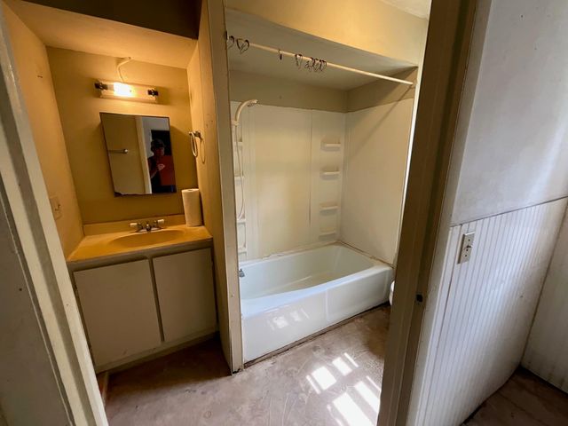 19995 Lakeway Lane, Montgomery, TX 77356