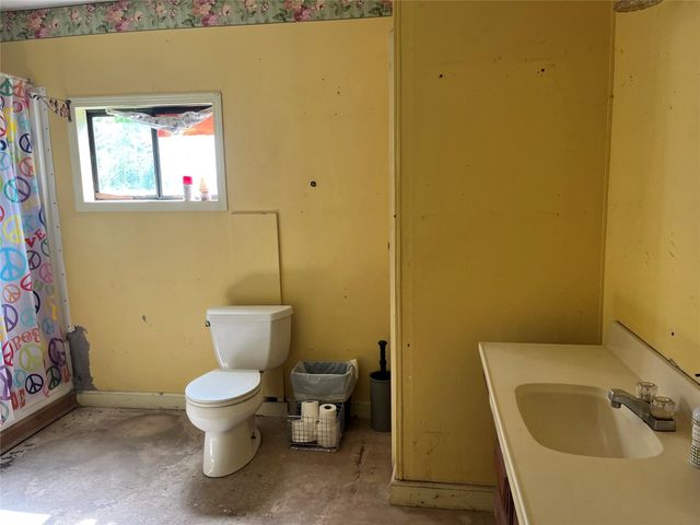 19995 Lakeway Lane, Montgomery, TX 77356