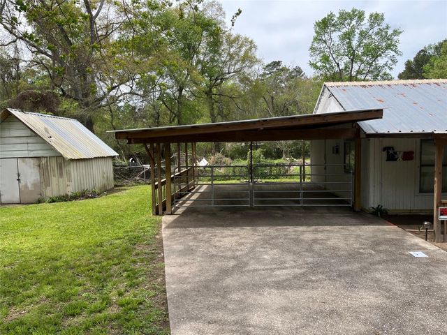 19995 Lakeway Lane, Montgomery, TX 77356