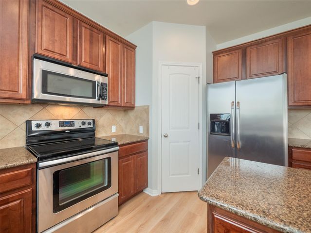 226 Vallecito DR, Georgetown, TX 78626