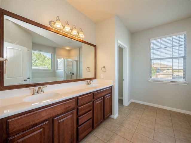 226 Vallecito DR, Georgetown, TX 78626