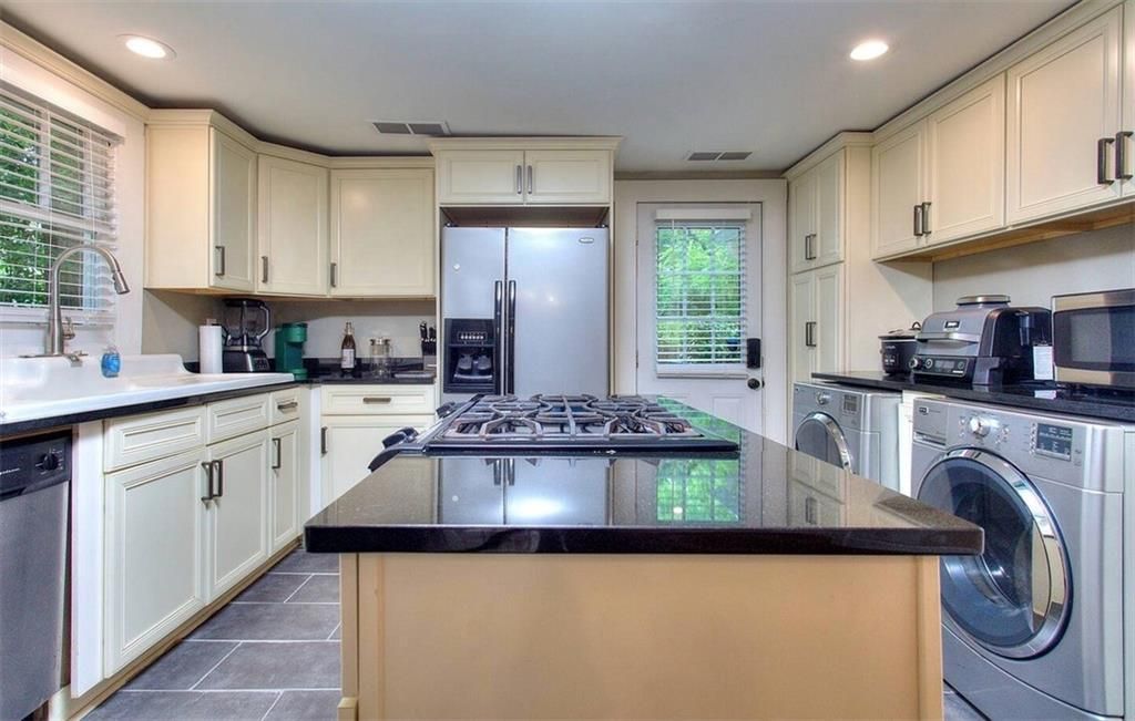 1611 Tallulah Street NW, Atlanta, GA 30318