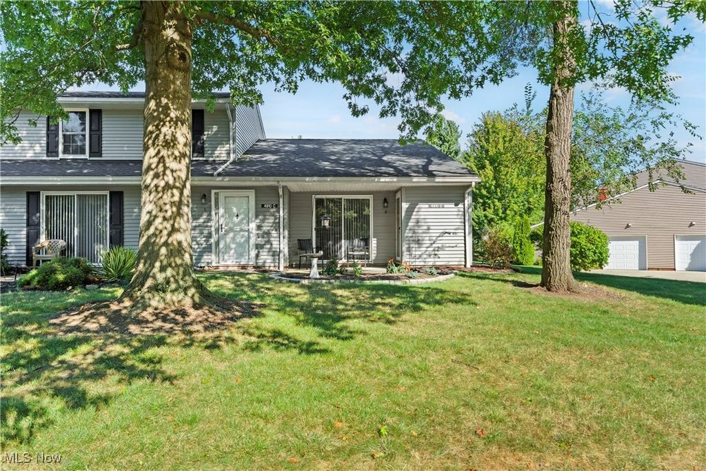 4910 Independence Circle D, Stow, OH 44224