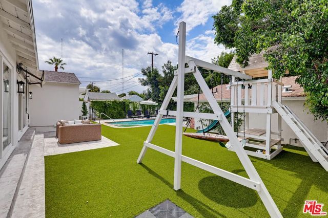 12836 Waddell Street, Valley Village, CA 91607