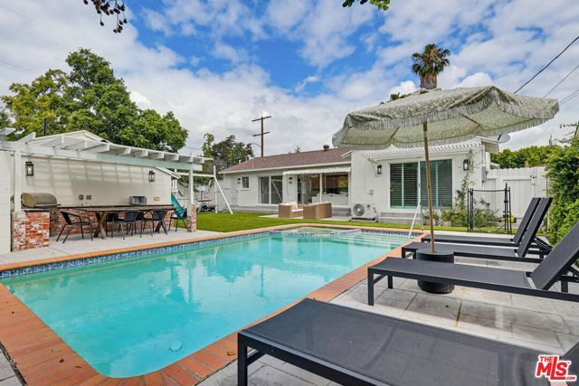 12836 Waddell Street, Valley Village, CA 91607