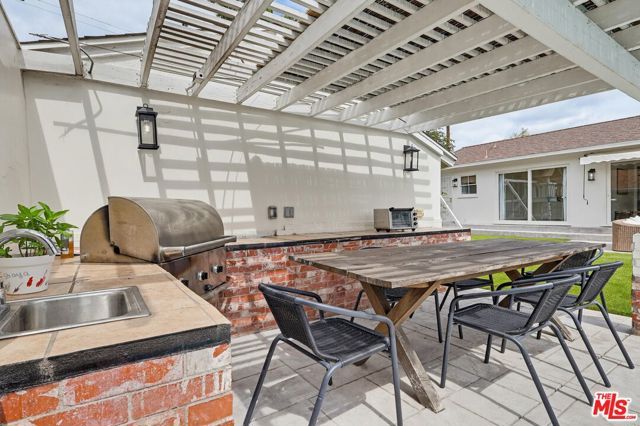 12836 Waddell Street, Valley Village, CA 91607