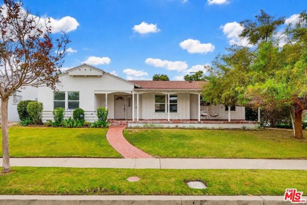 12836 Waddell Street, Valley Village, CA 91607