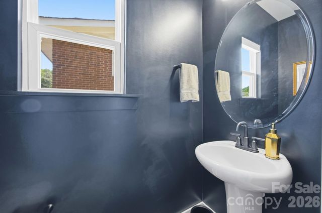 831 Mcarthur Avenue, Charlotte, NC 28206