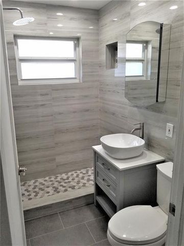 1123 N 17th Avenue, Hollywood, FL 33020