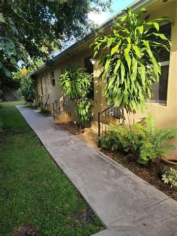 1123 N 17th Avenue, Hollywood, FL 33020