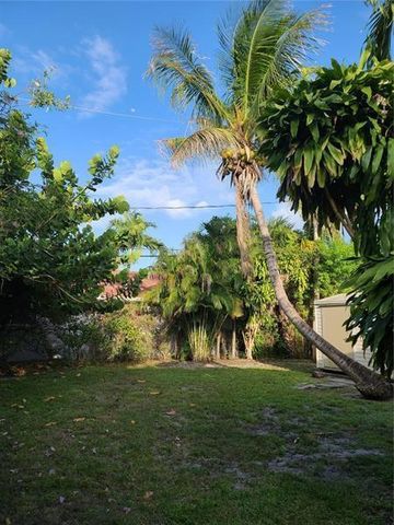1123 N 17th Avenue, Hollywood, FL 33020