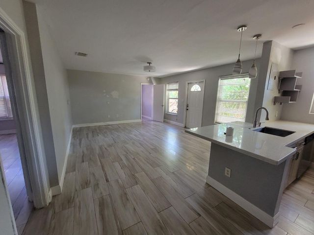 1123 N 17th Avenue, Hollywood, FL 33020