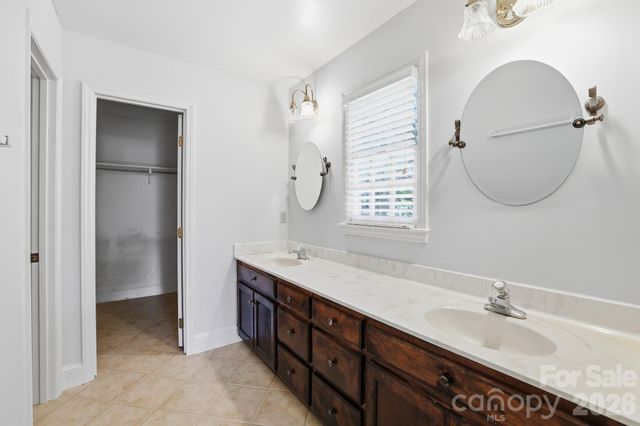 7000 Hollow Oak Drive, Mint Hill, NC 28227
