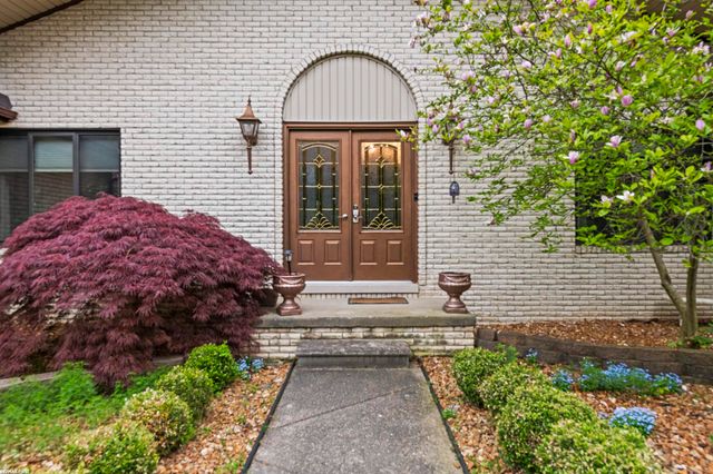 6910 Montgomery Drive, Shelby Twp, MI 48316