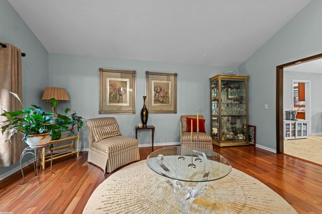 6910 Montgomery Drive, Shelby Twp, MI 48316