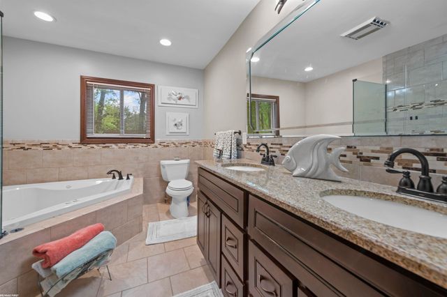 6910 Montgomery Drive, Shelby Twp, MI 48316