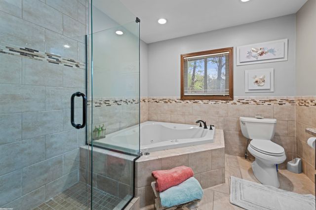 6910 Montgomery Drive, Shelby Twp, MI 48316