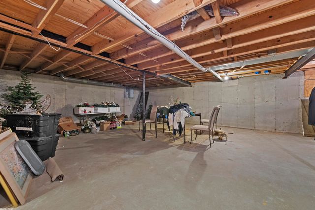 6910 Montgomery Drive, Shelby Twp, MI 48316