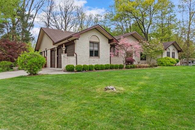 6910 Montgomery Drive, Shelby Twp, MI 48316