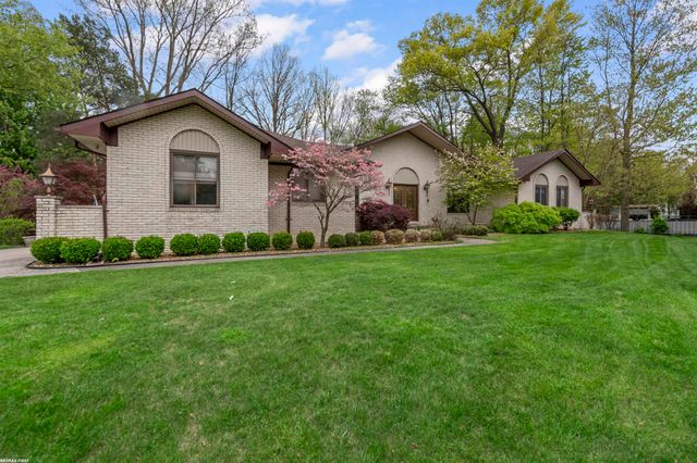 6910 Montgomery Drive, Shelby Twp, MI 48316
