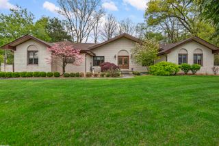 6910 Montgomery Drive, Shelby Twp, MI 48316