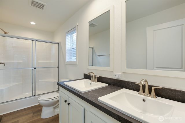 390 Ledgewood Beach Road, Coupeville, WA 98239