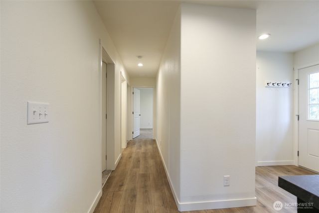 390 Ledgewood Beach Road, Coupeville, WA 98239