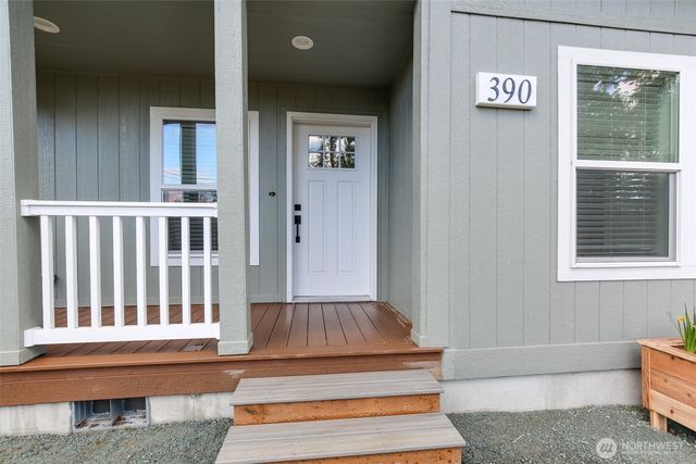 390 Ledgewood Beach Road, Coupeville, WA 98239