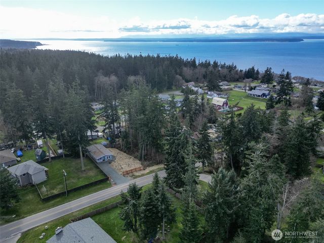 390 Ledgewood Beach Road, Coupeville, WA 98239
