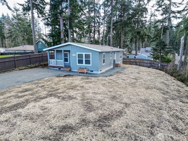 390 Ledgewood Beach Road, Coupeville, WA 98239