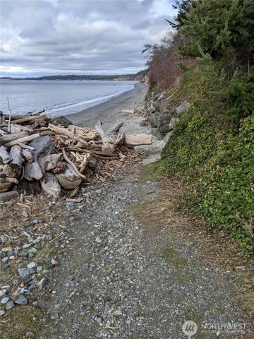 390 Ledgewood Beach Road, Coupeville, WA 98239