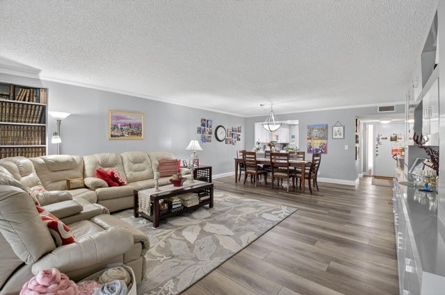 11135 Green Lake Drive 102, Boynton Beach, FL 33437