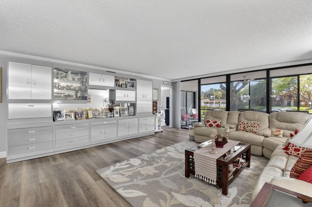 11135 Green Lake Drive 102, Boynton Beach, FL 33437