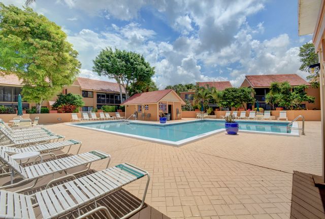 11135 Green Lake Drive 102, Boynton Beach, FL 33437