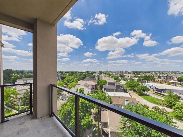 929 Westcott 819, Houston, TX 77007