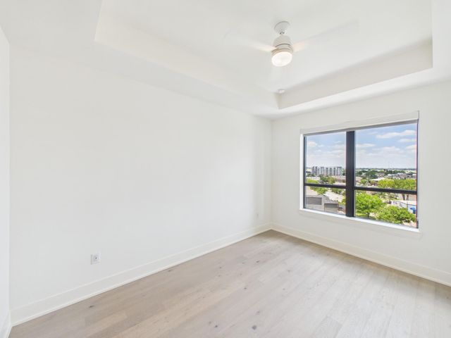 929 Westcott 819, Houston, TX 77007