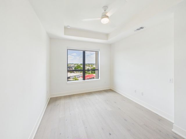 929 Westcott 819, Houston, TX 77007