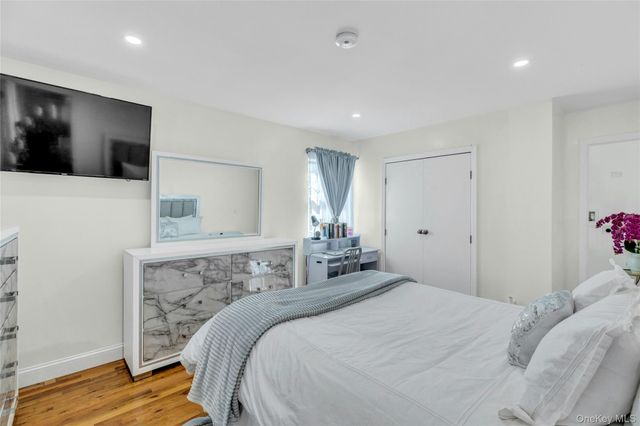 35 Grant Boulevard, Hampton Bays, NY 11946