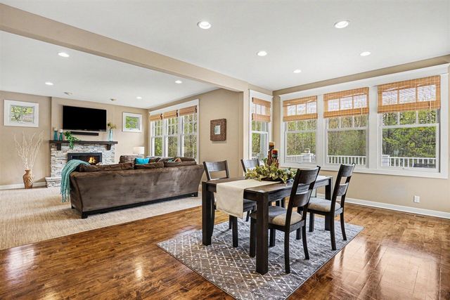 1670 Flowers Crossing Drive, Grand Rapids, MI 49525