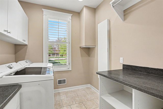 1670 Flowers Crossing Drive, Grand Rapids, MI 49525