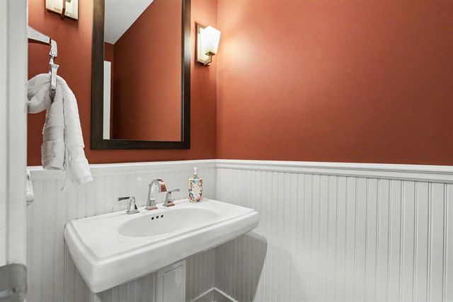 1670 Flowers Crossing Drive, Grand Rapids, MI 49525
