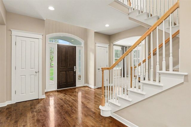 1670 Flowers Crossing Drive, Grand Rapids, MI 49525