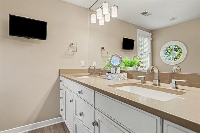 1670 Flowers Crossing Drive, Grand Rapids, MI 49525