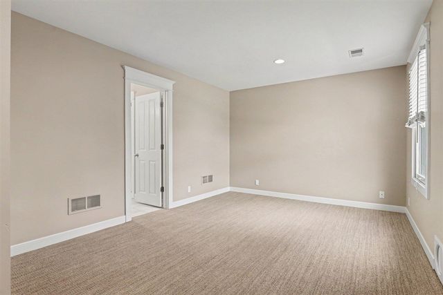 1670 Flowers Crossing Drive, Grand Rapids, MI 49525