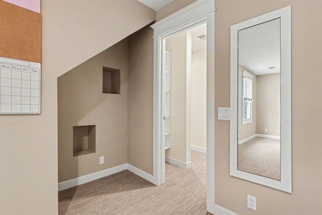 1670 Flowers Crossing Drive, Grand Rapids, MI 49525