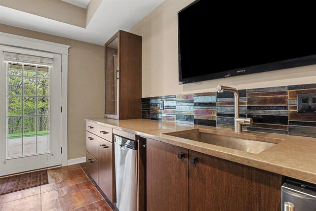 1670 Flowers Crossing Drive, Grand Rapids, MI 49525