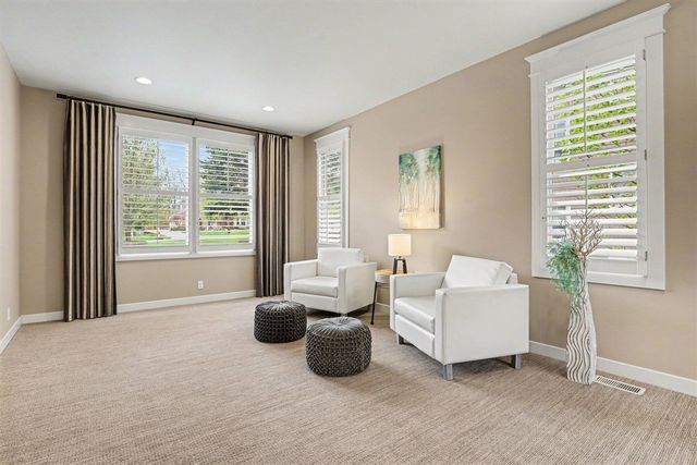 1670 Flowers Crossing Drive, Grand Rapids, MI 49525