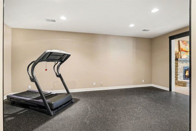 1670 Flowers Crossing Drive, Grand Rapids, MI 49525