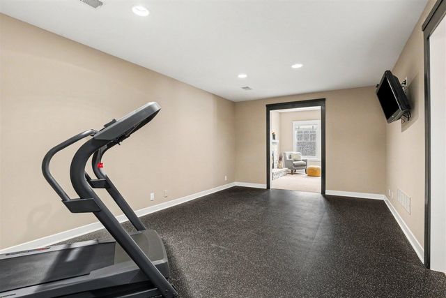 1670 Flowers Crossing Drive, Grand Rapids, MI 49525