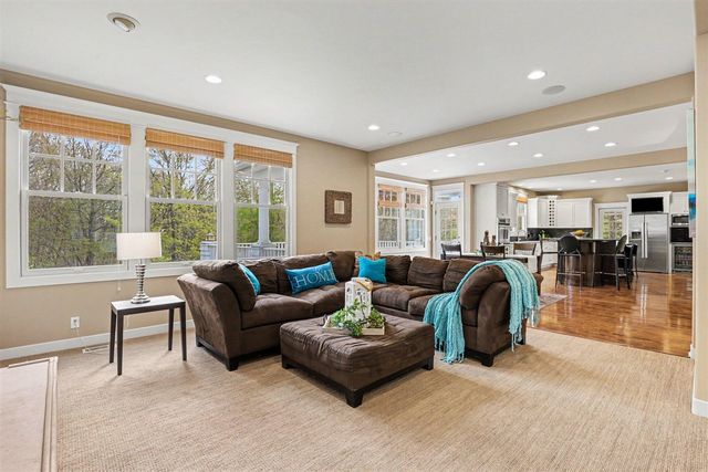 1670 Flowers Crossing Drive, Grand Rapids, MI 49525